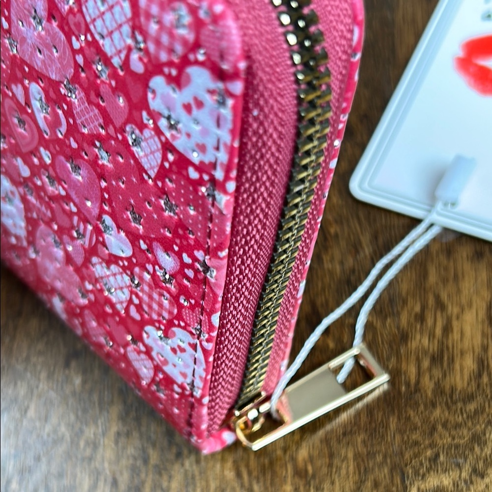 Wallet with Pink Heart Pattern - Picture 9 of 16
